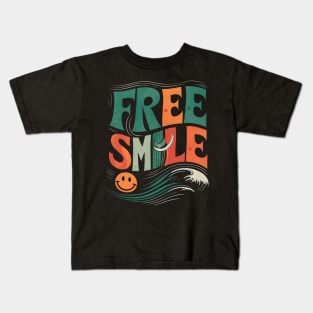 FREESMILE Windsurf: Vibrant Design Kids T-Shirt